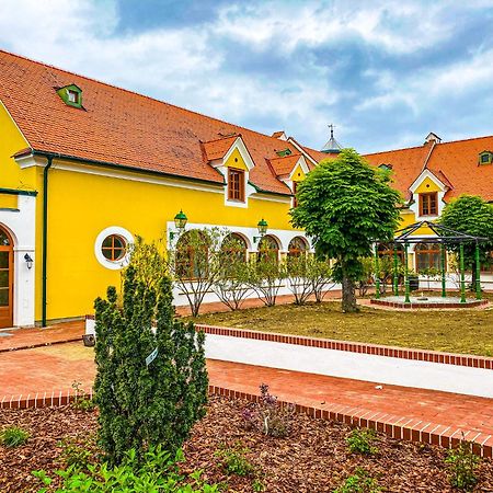 Hotel Roemerstein Loipersdorf bei Fuerstenfeld Exterior photo